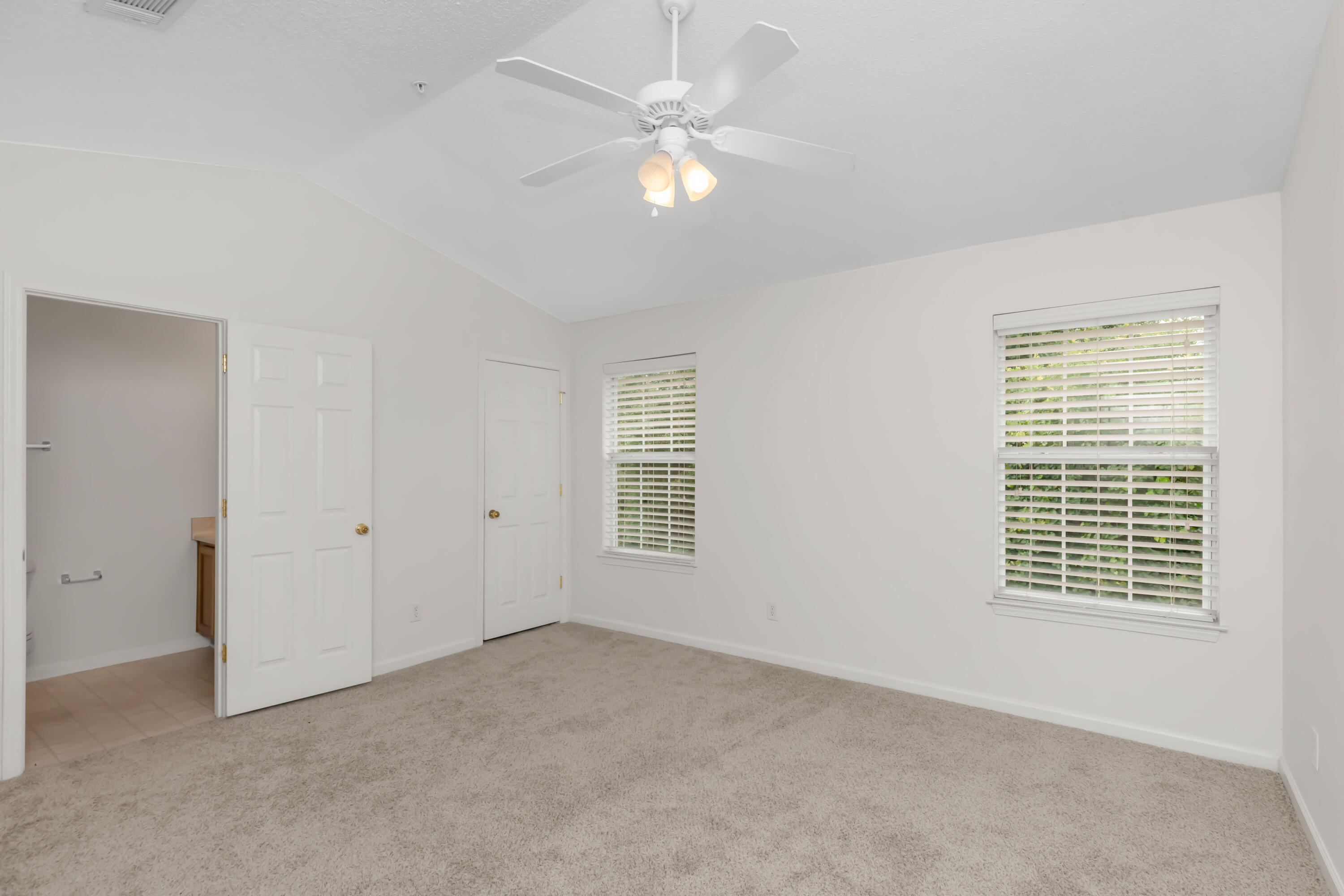ROLLING PINES - Residential