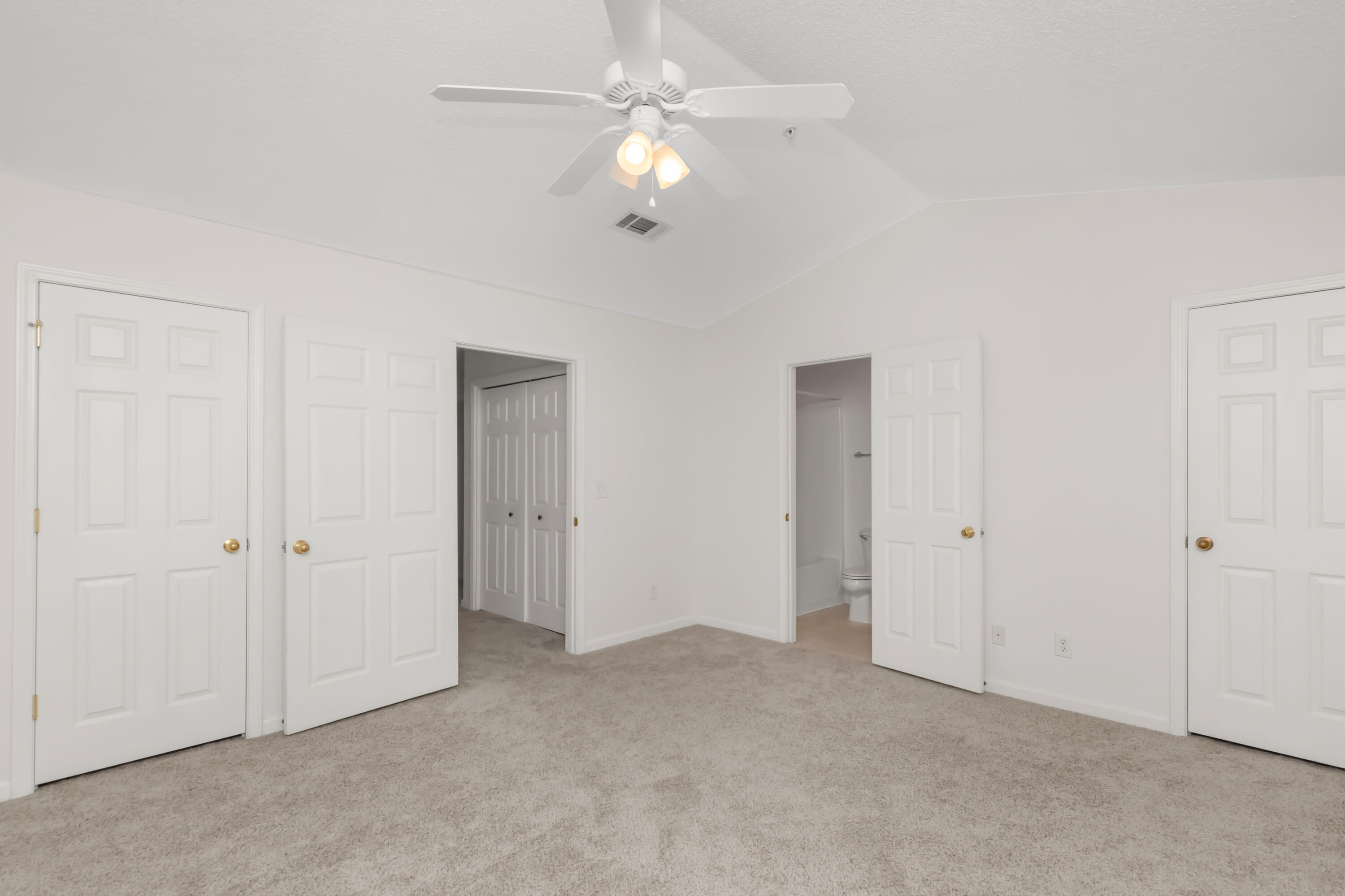 ROLLING PINES - Residential