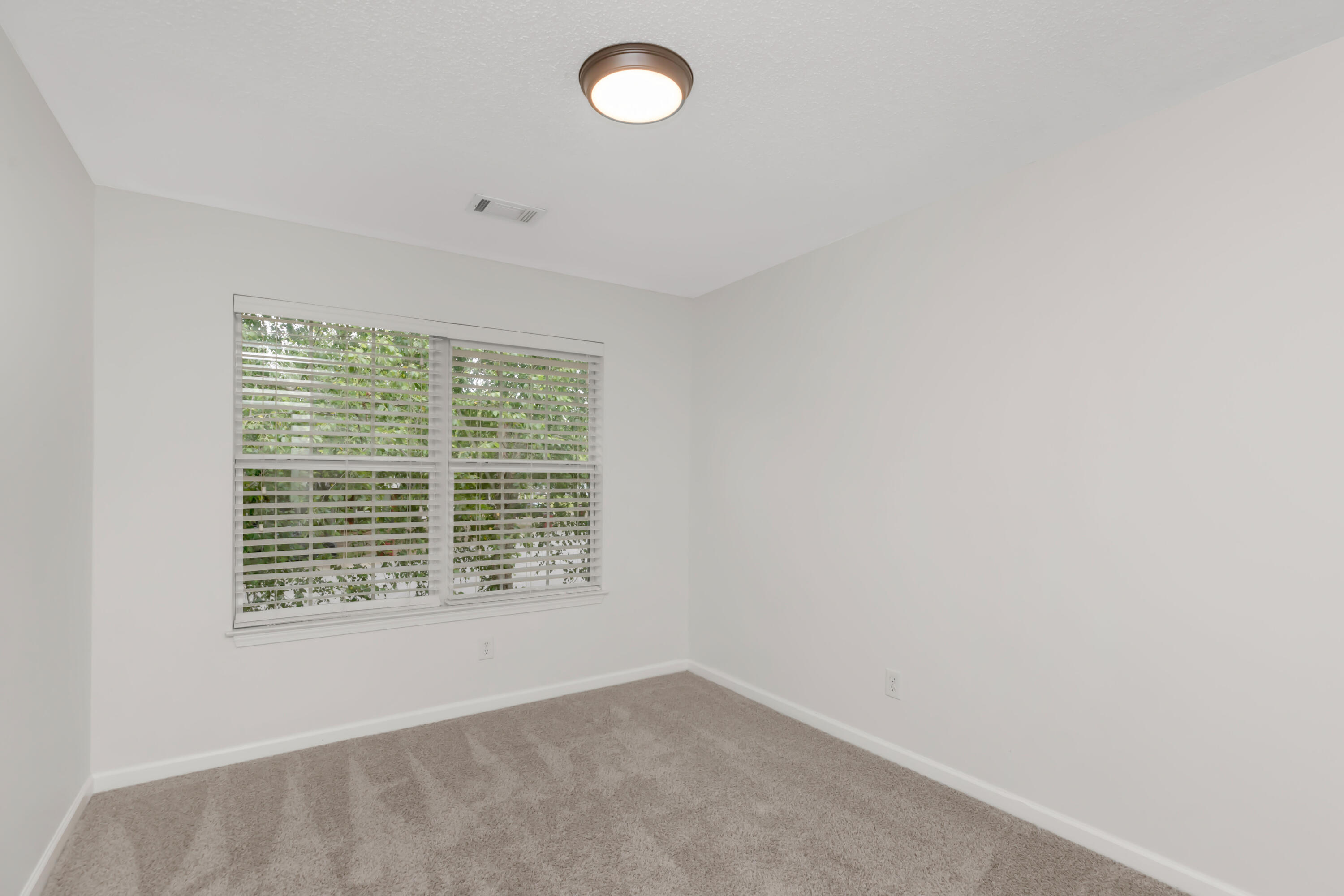 ROLLING PINES - Residential