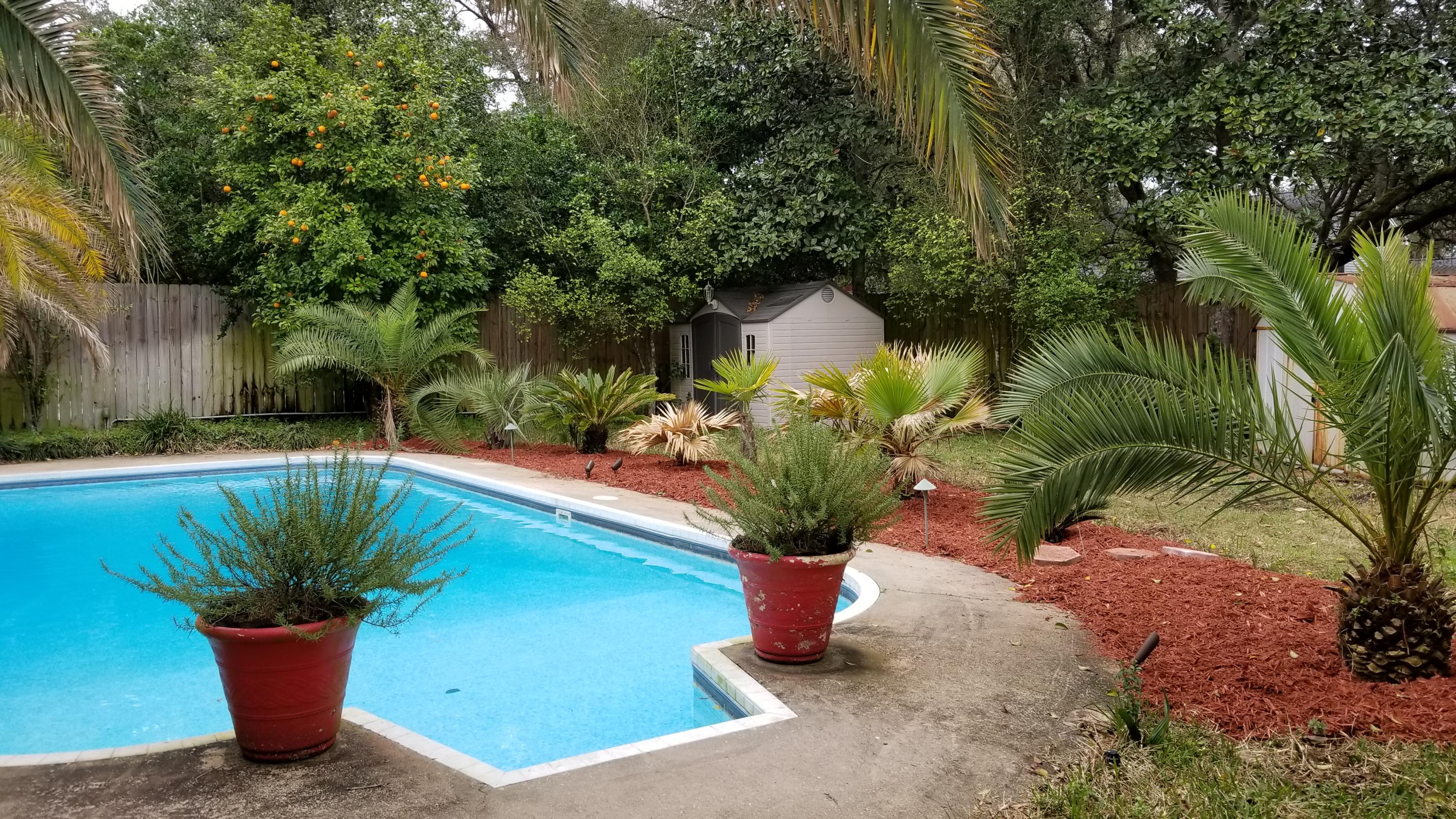 COLONIAL ESTATES - Residential