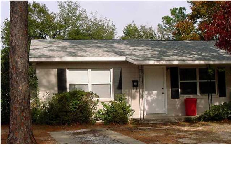 Duplex unit is located in a residential neighborhood close to the east gate of Eglin AFB. Security Deposit $550. No pets allowed.