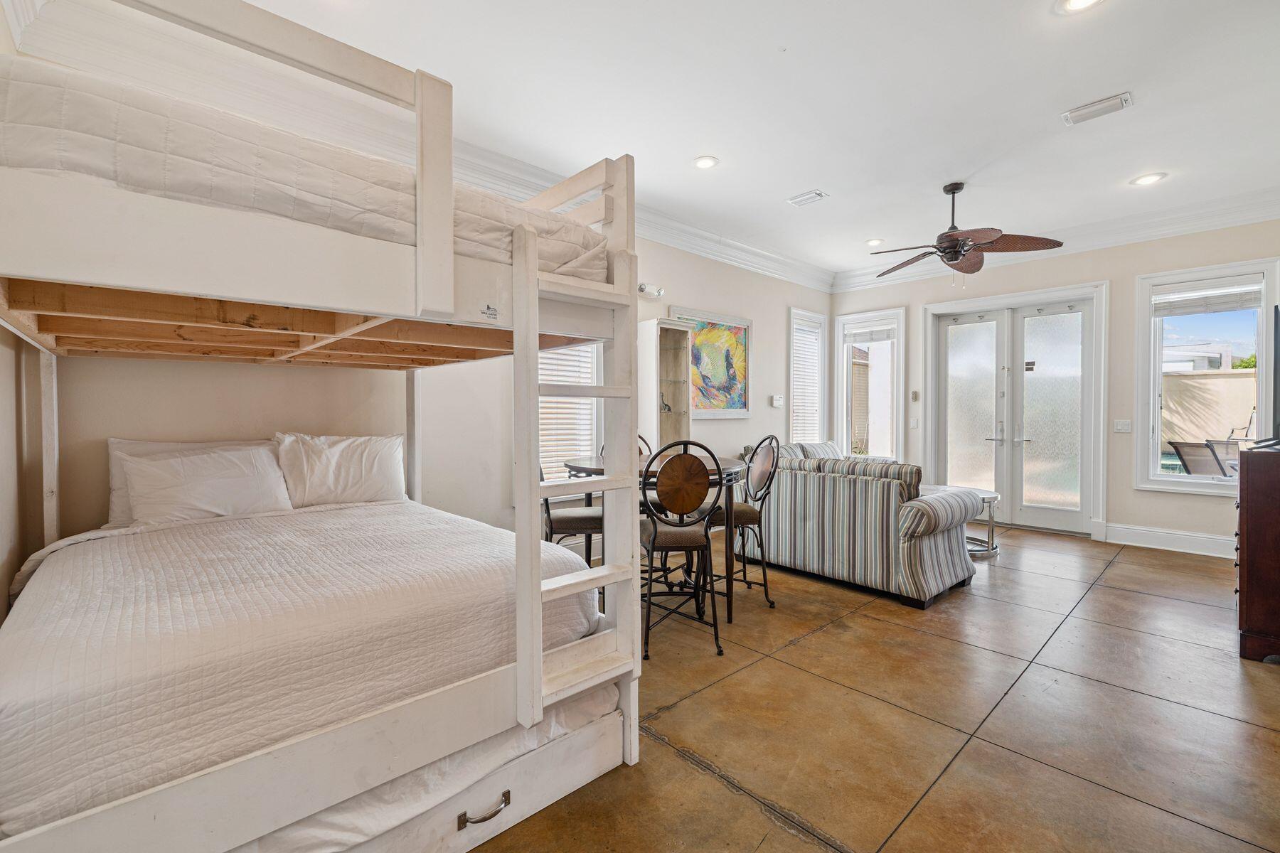 LAGUNA BEACH - Residential