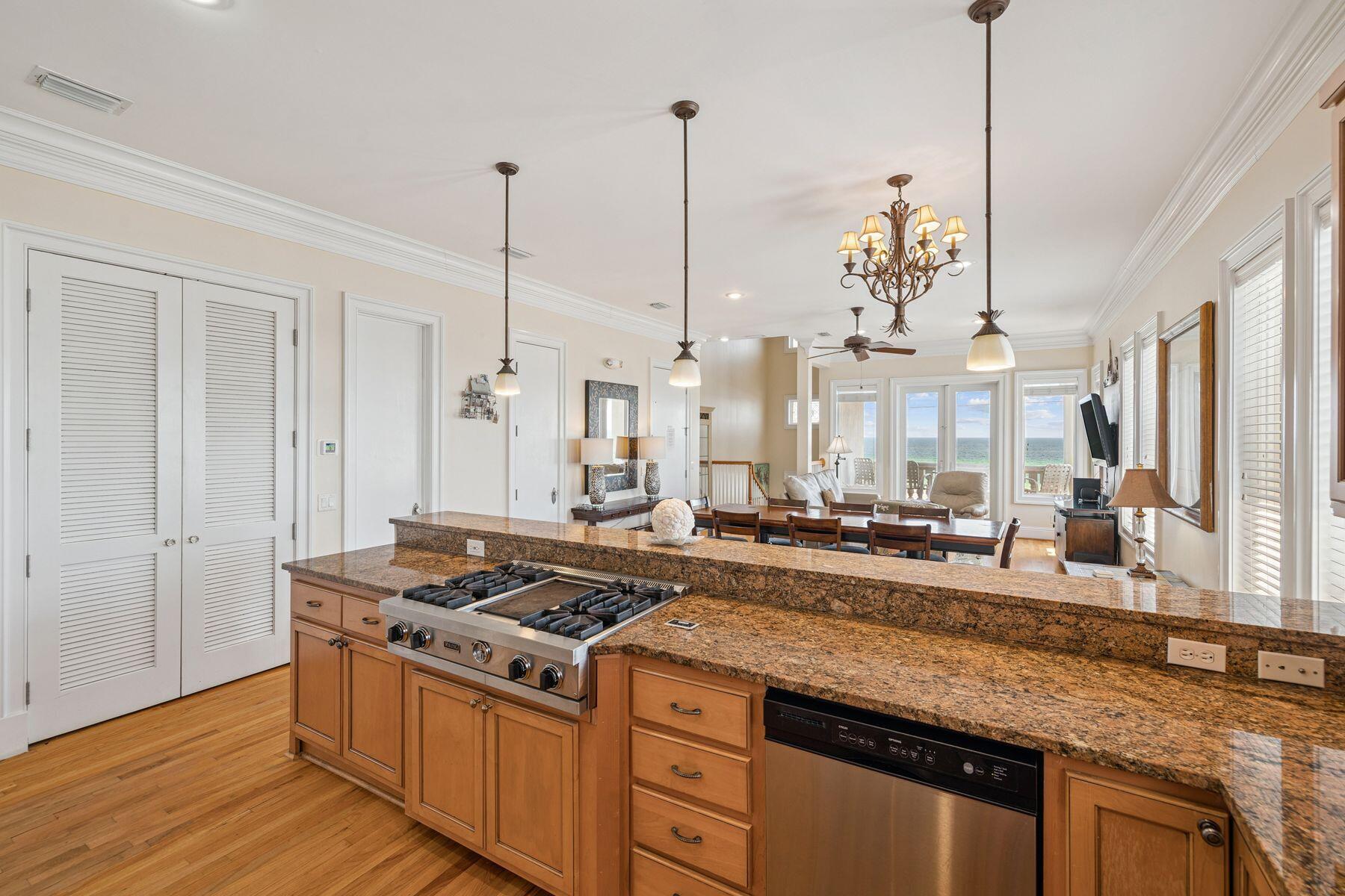 LAGUNA BEACH - Residential