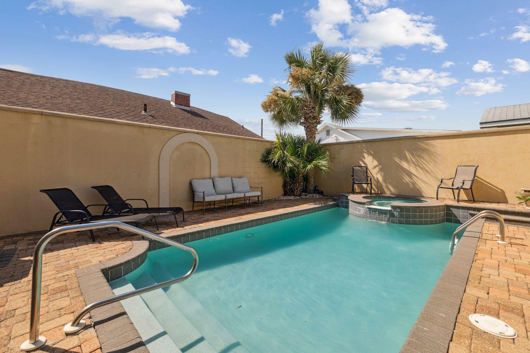 LAGUNA BEACH - Residential