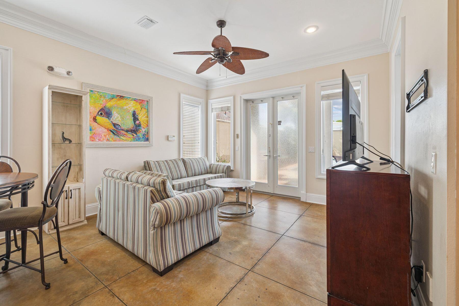 LAGUNA BEACH - Residential