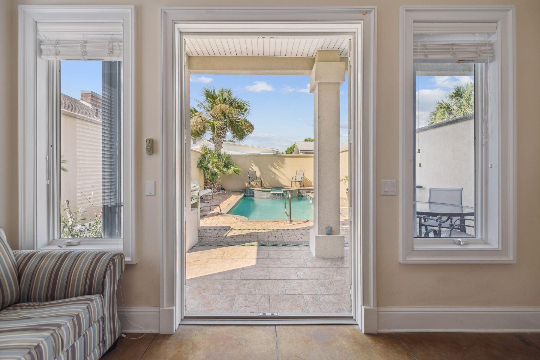 LAGUNA BEACH - Residential
