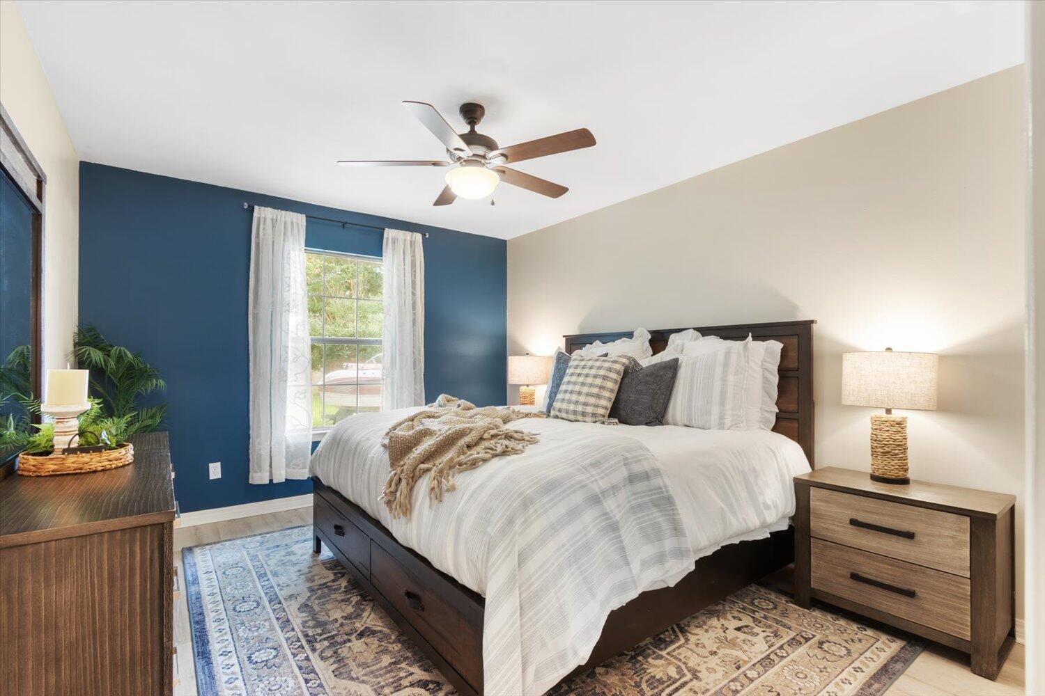 HICKORY SHORES - Residential