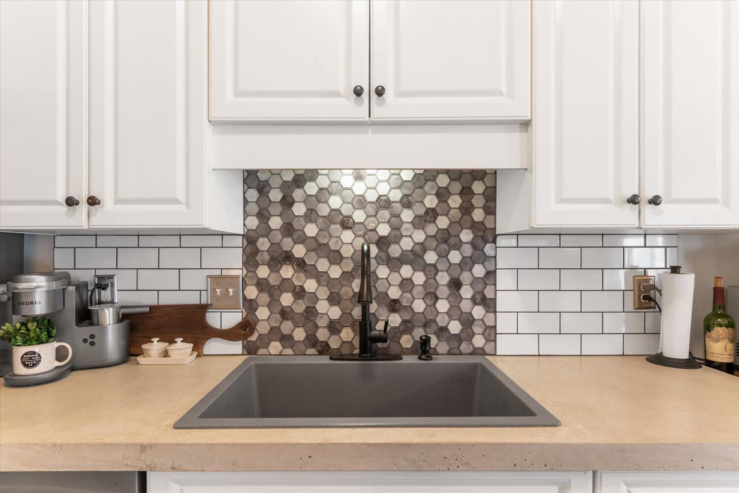 HICKORY SHORES - Residential