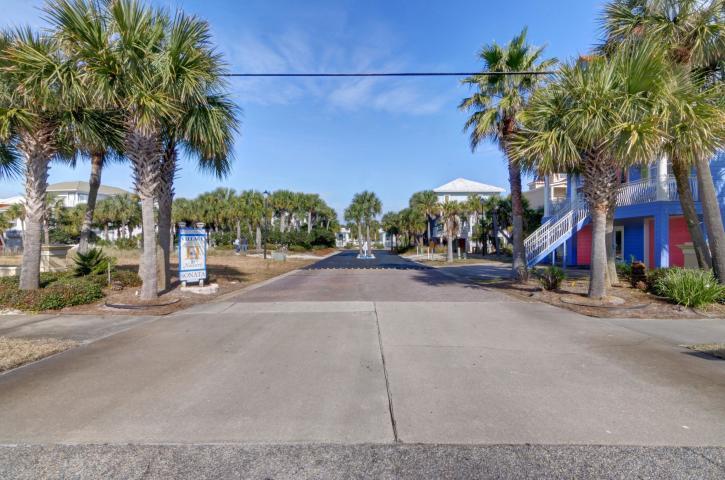 VILLAGE AT NAVARRE - Land