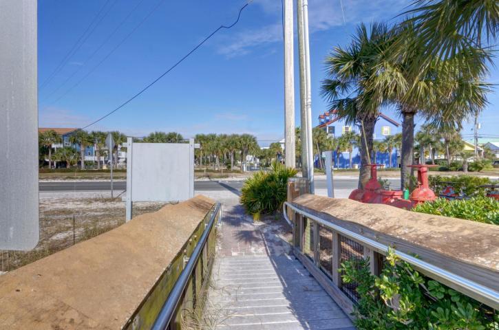 VILLAGE AT NAVARRE - Land