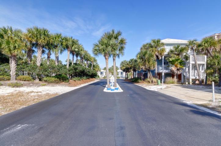 VILLAGE AT NAVARRE - Land