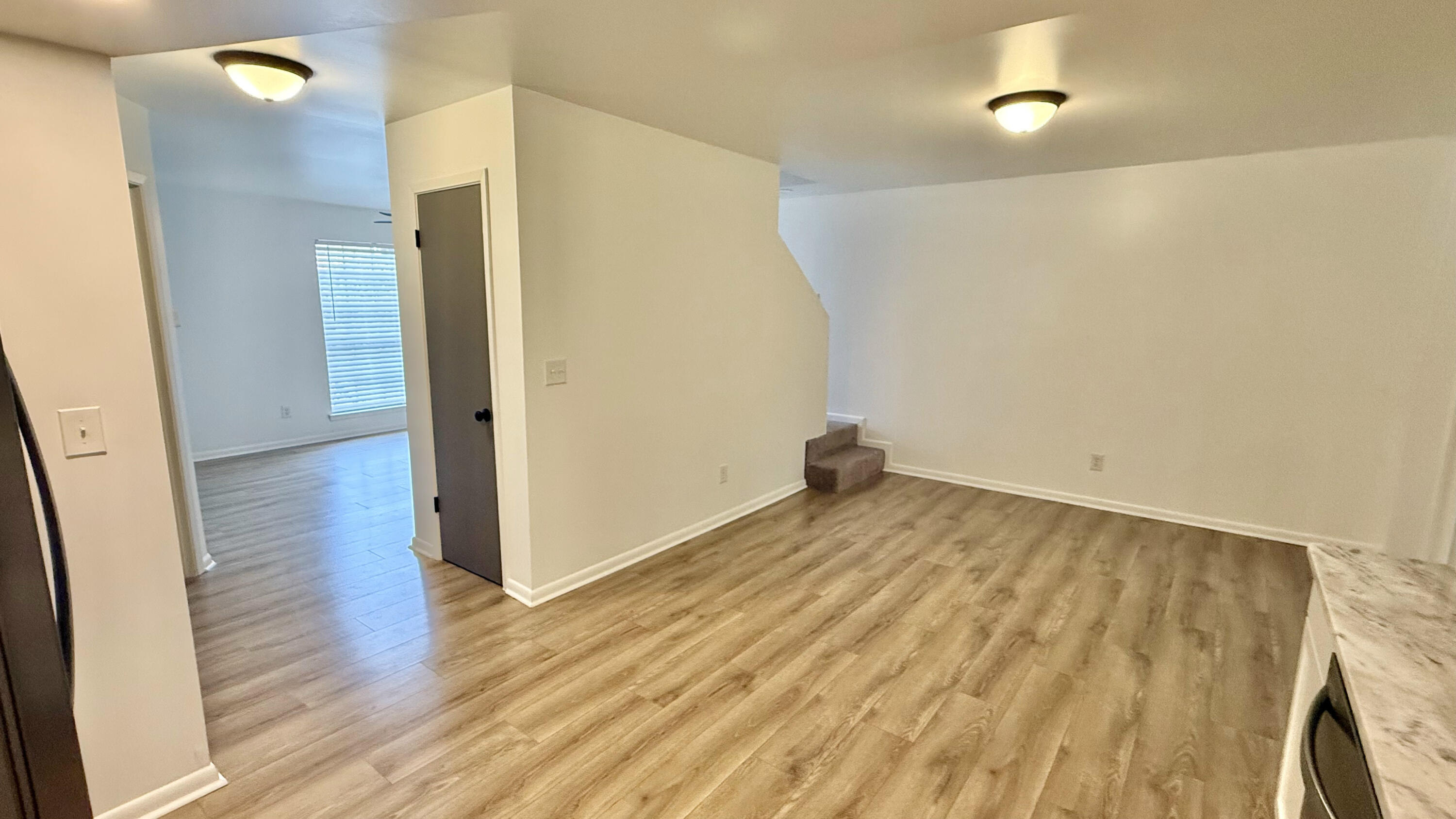 VALENCIA ARMS - Residential