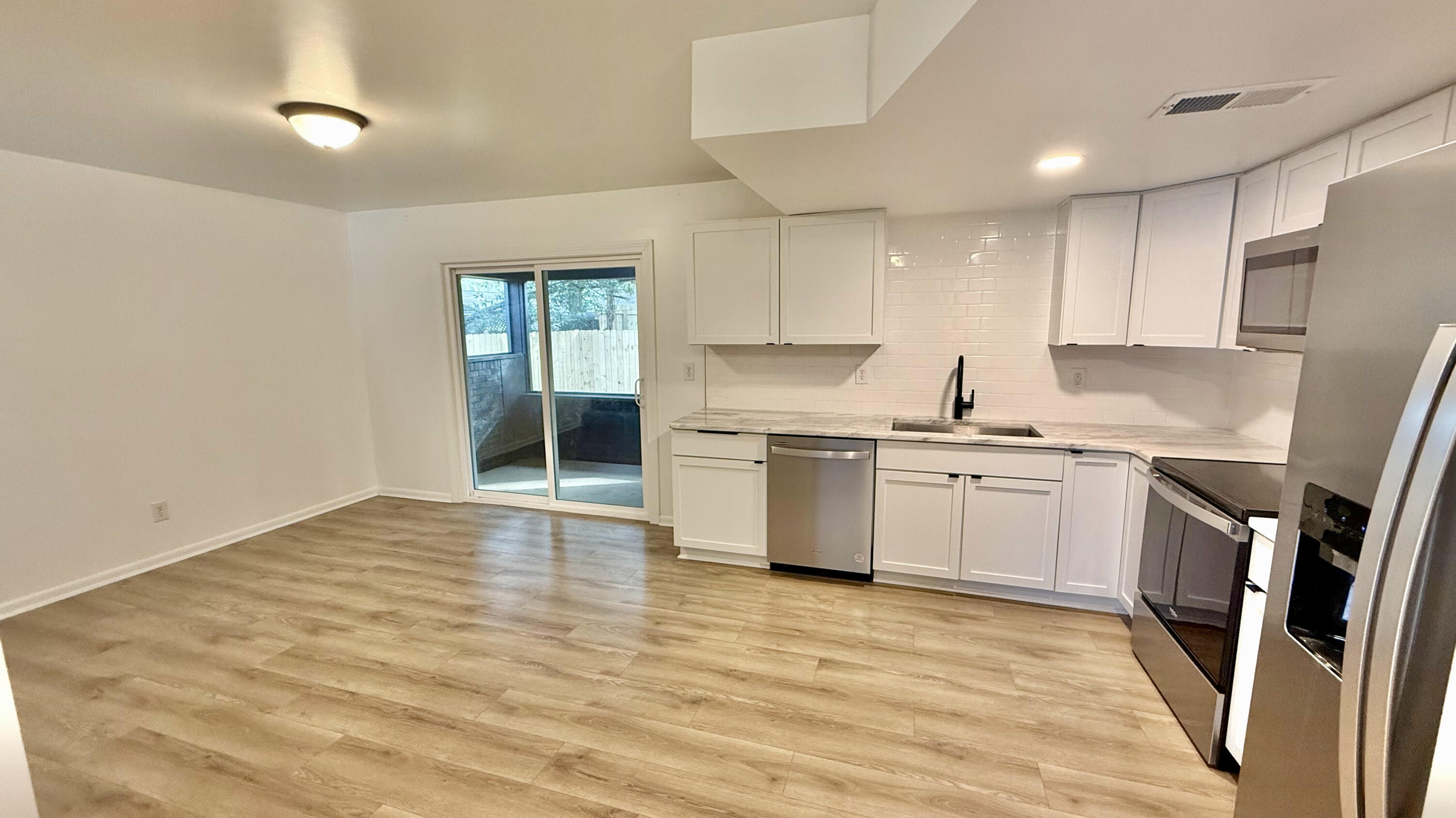 VALENCIA ARMS - Residential