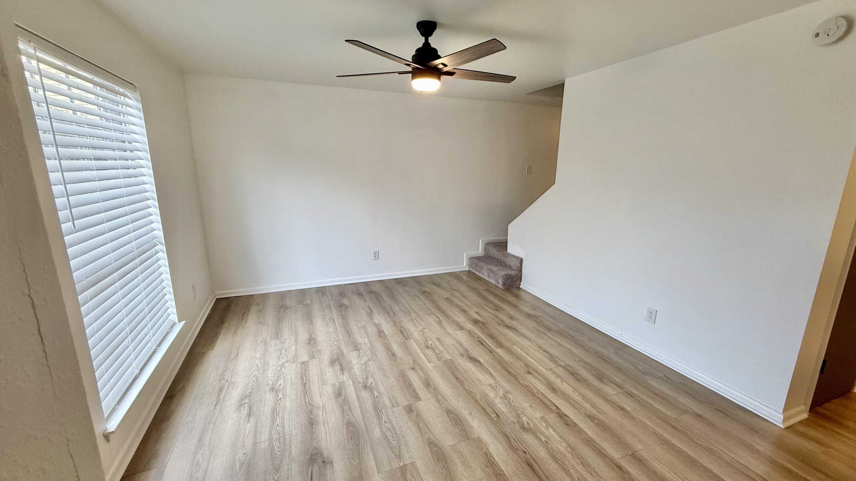 VALENCIA ARMS - Residential