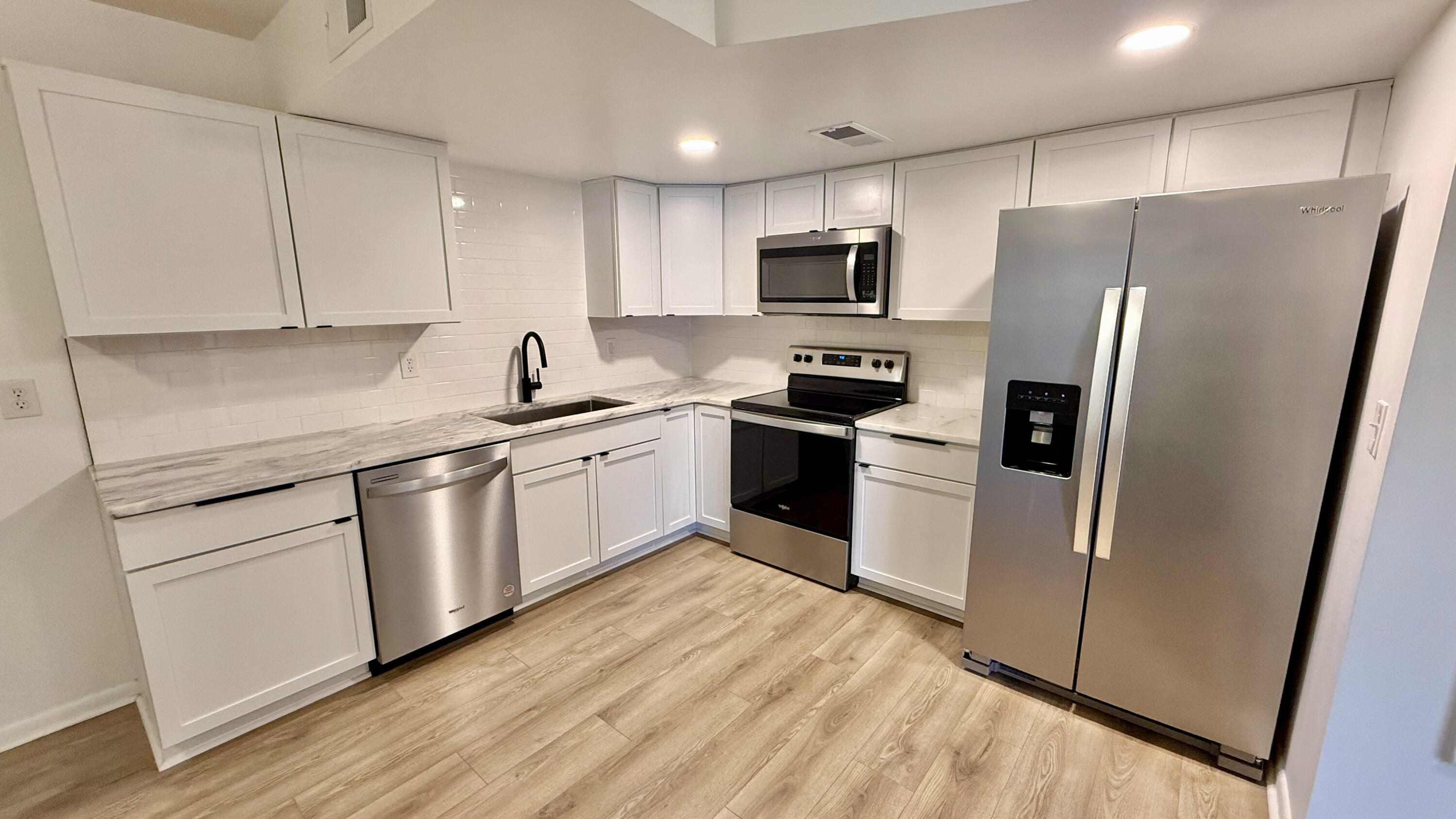 VALENCIA ARMS - Residential