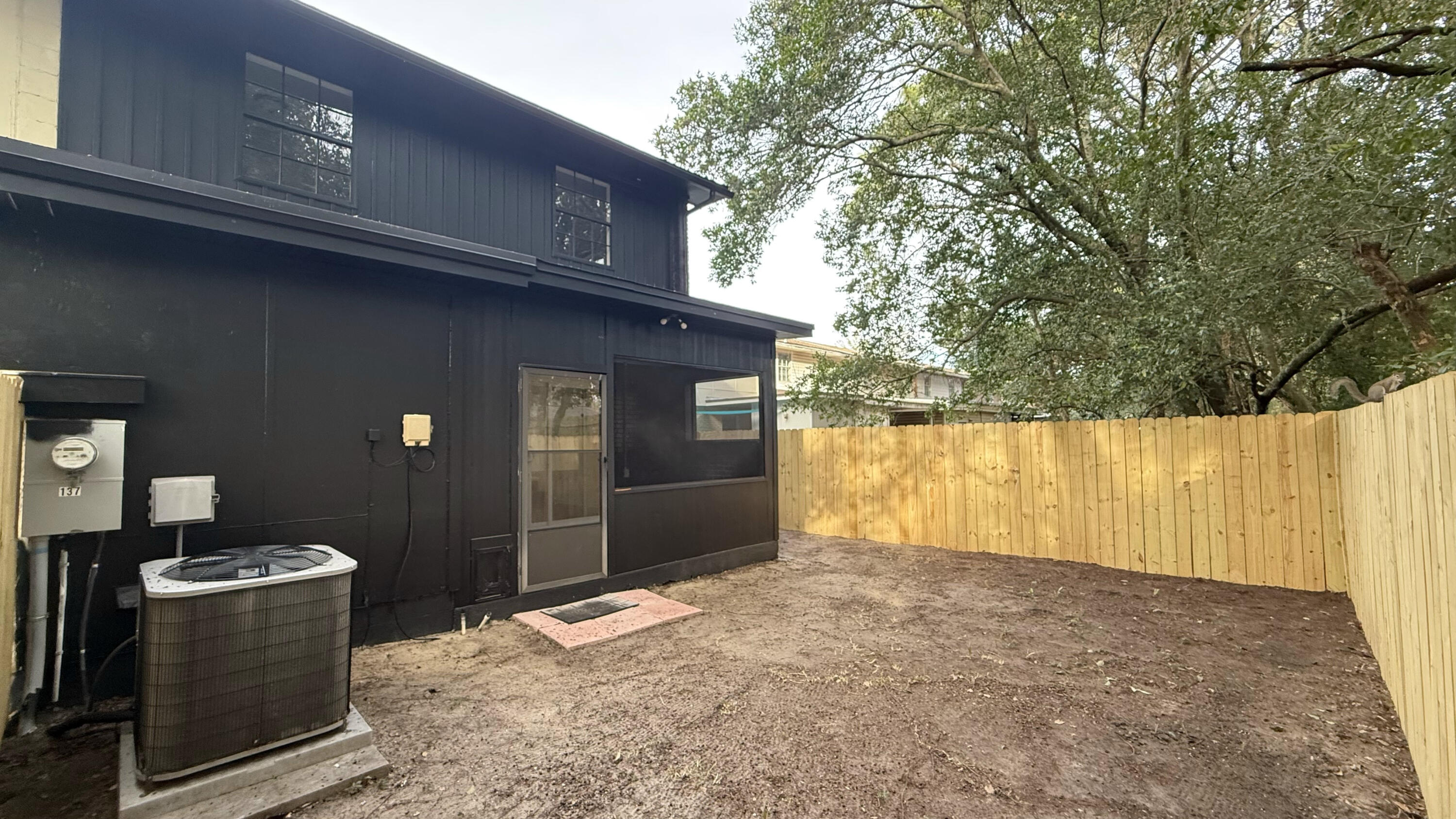 VALENCIA ARMS - Residential