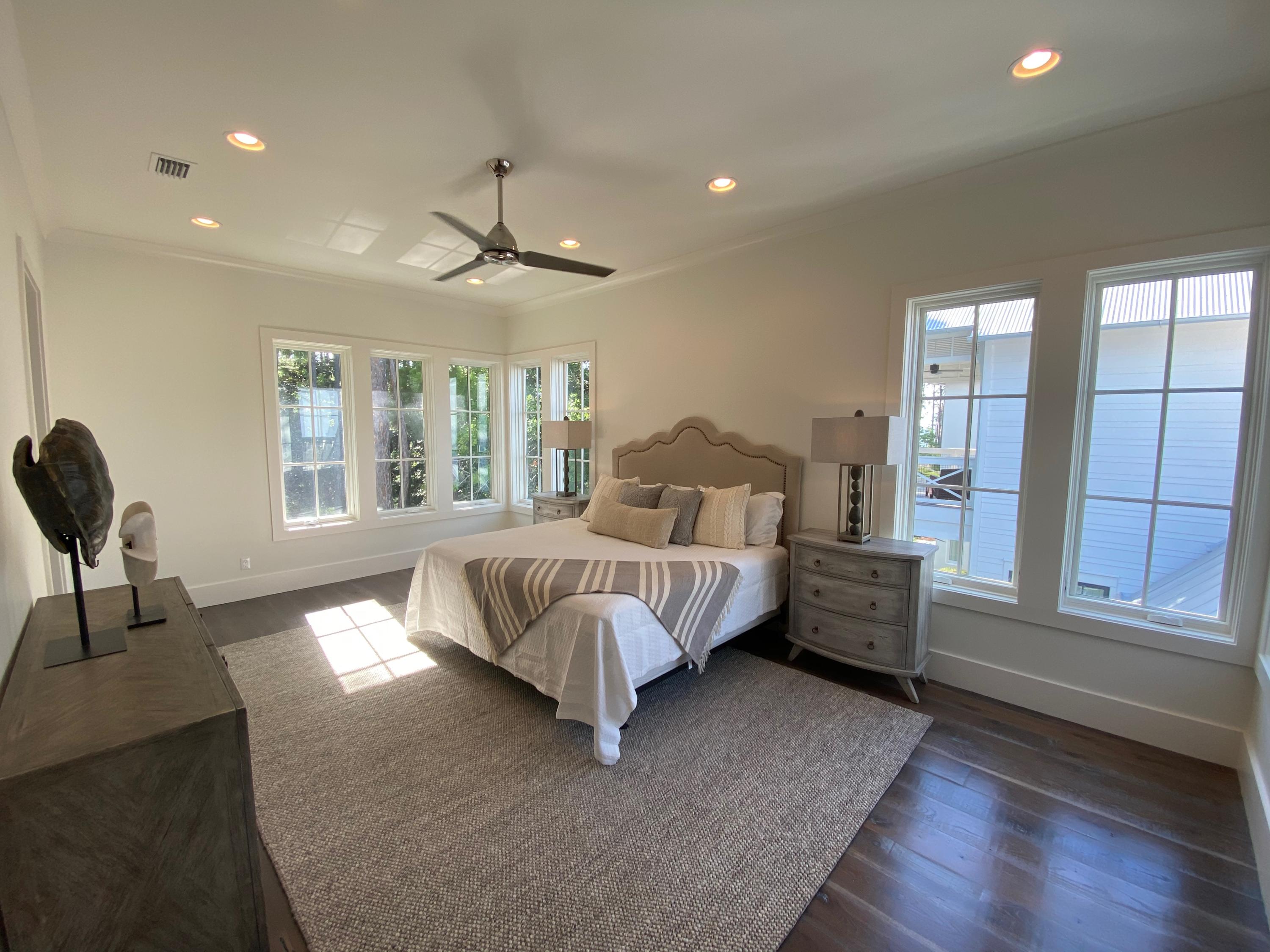 CHURCHILL OAKS - Residential