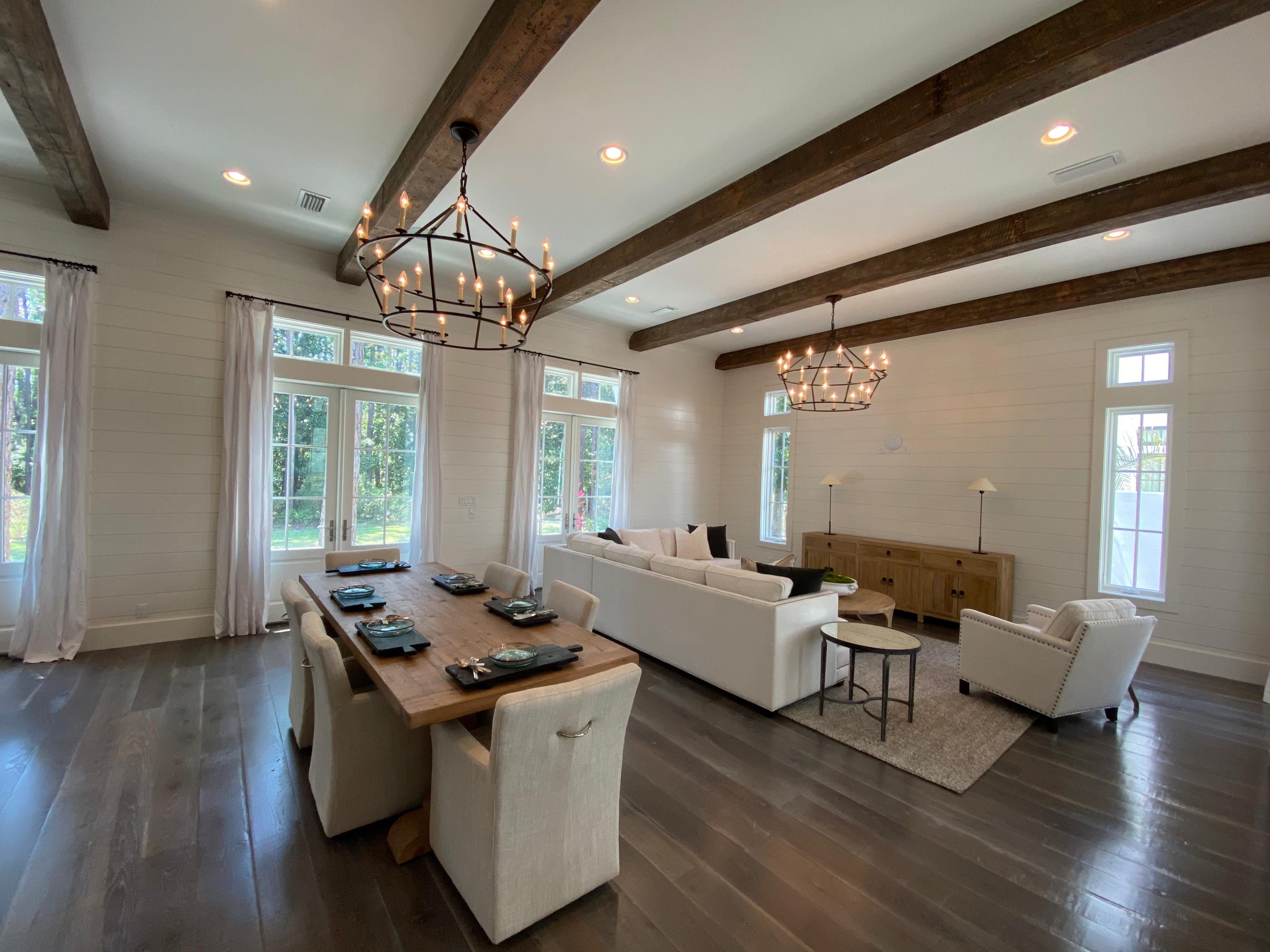 CHURCHILL OAKS - Residential