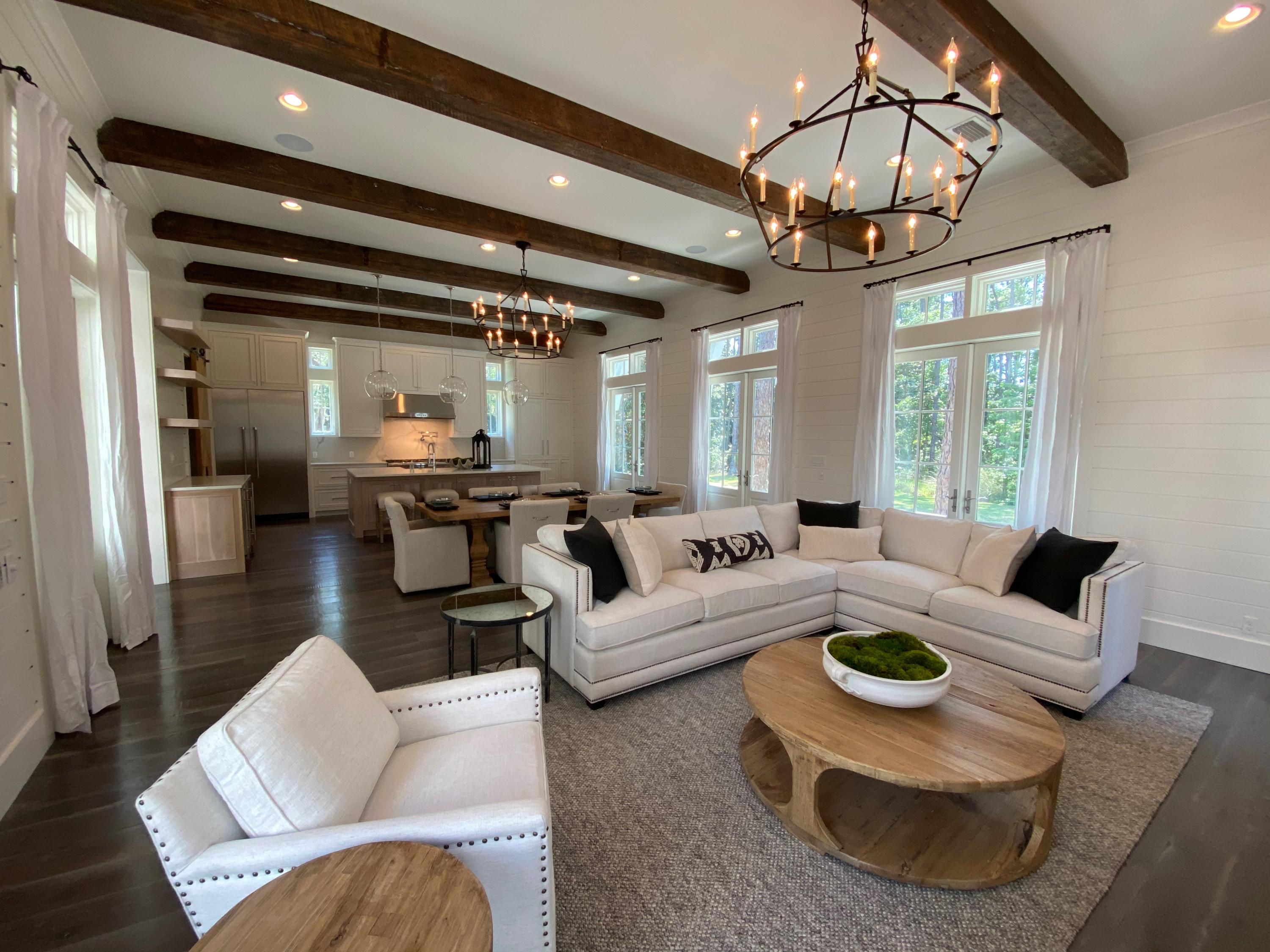 CHURCHILL OAKS - Residential