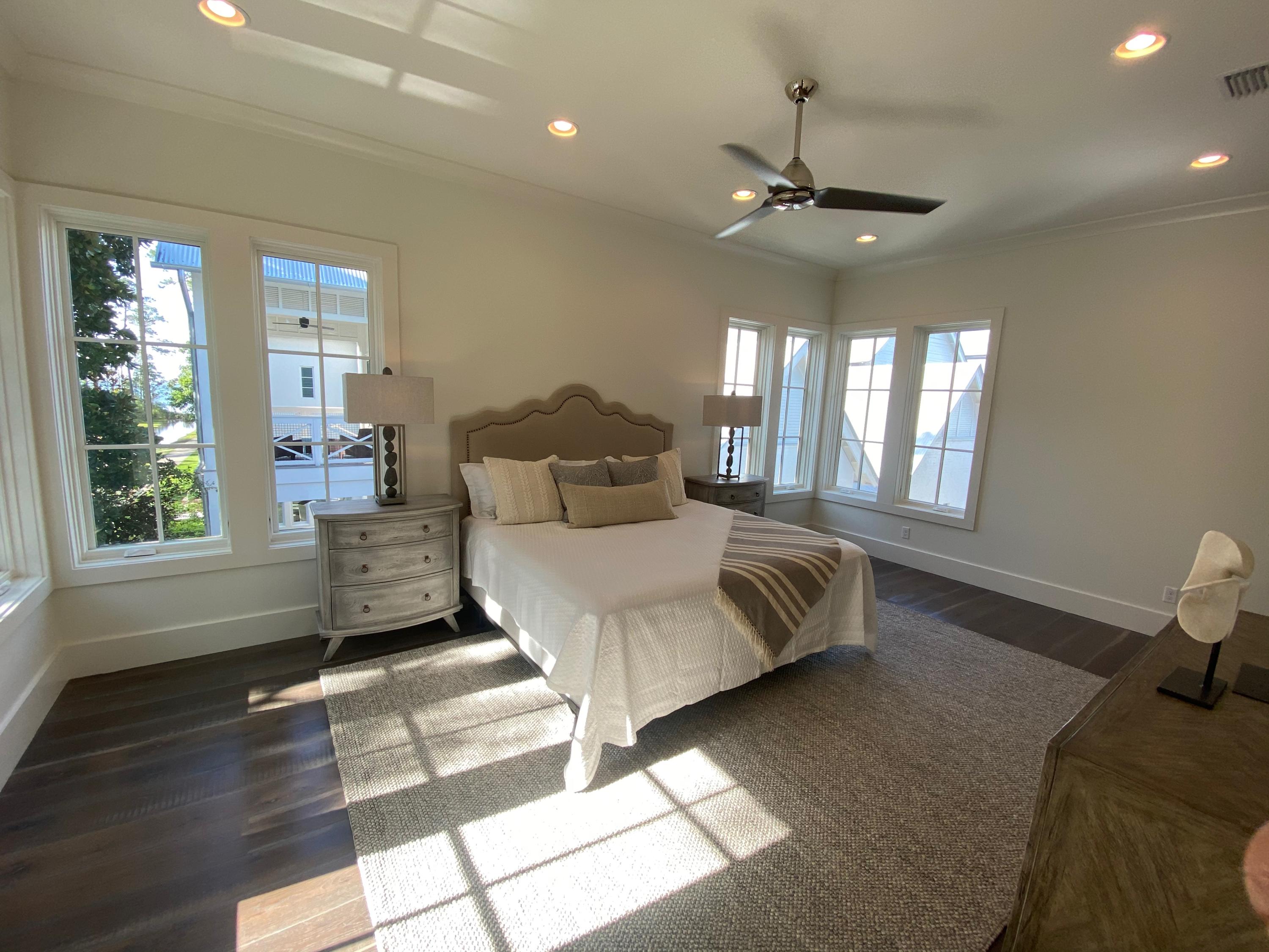 CHURCHILL OAKS - Residential