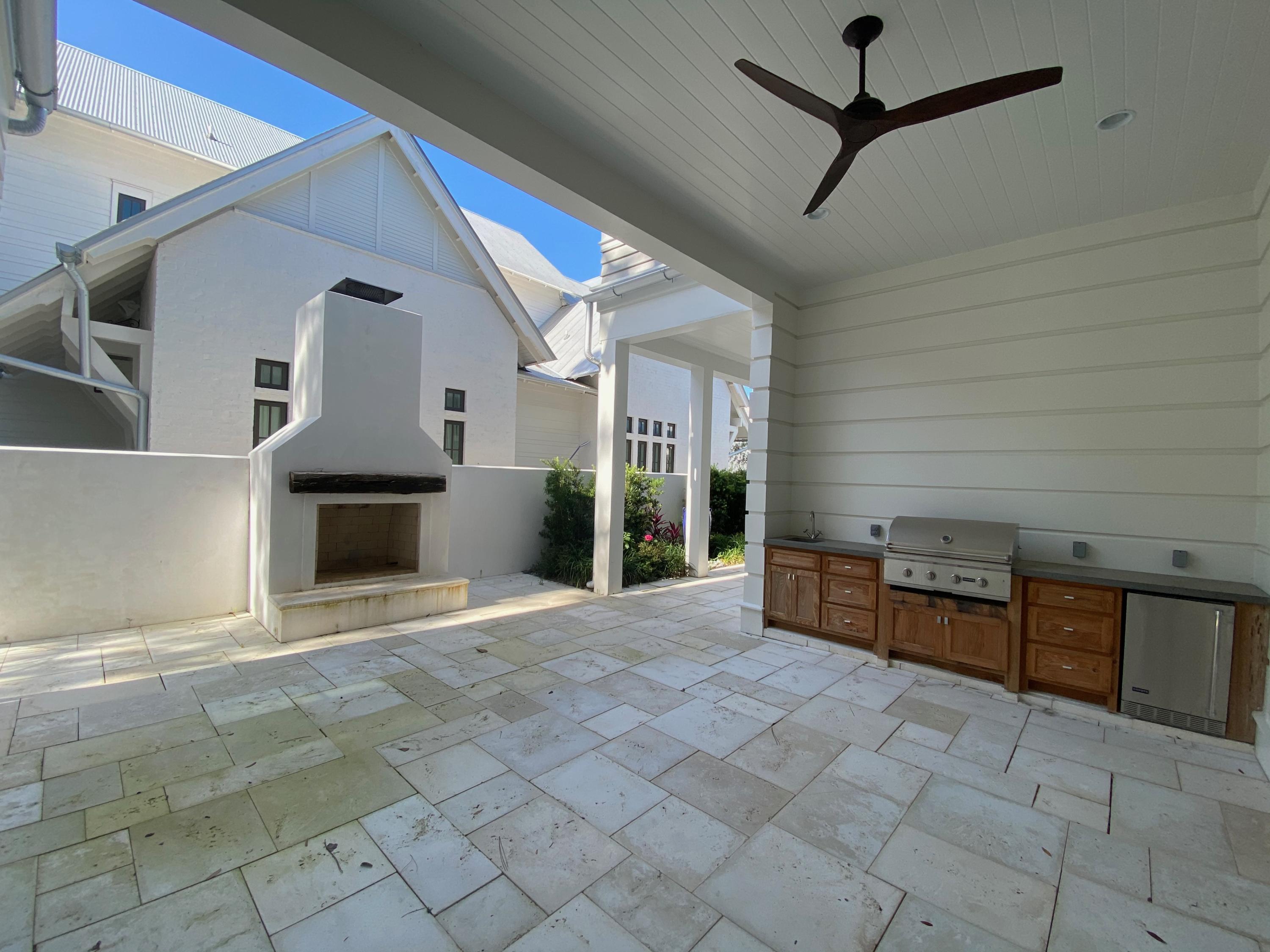 CHURCHILL OAKS - Residential