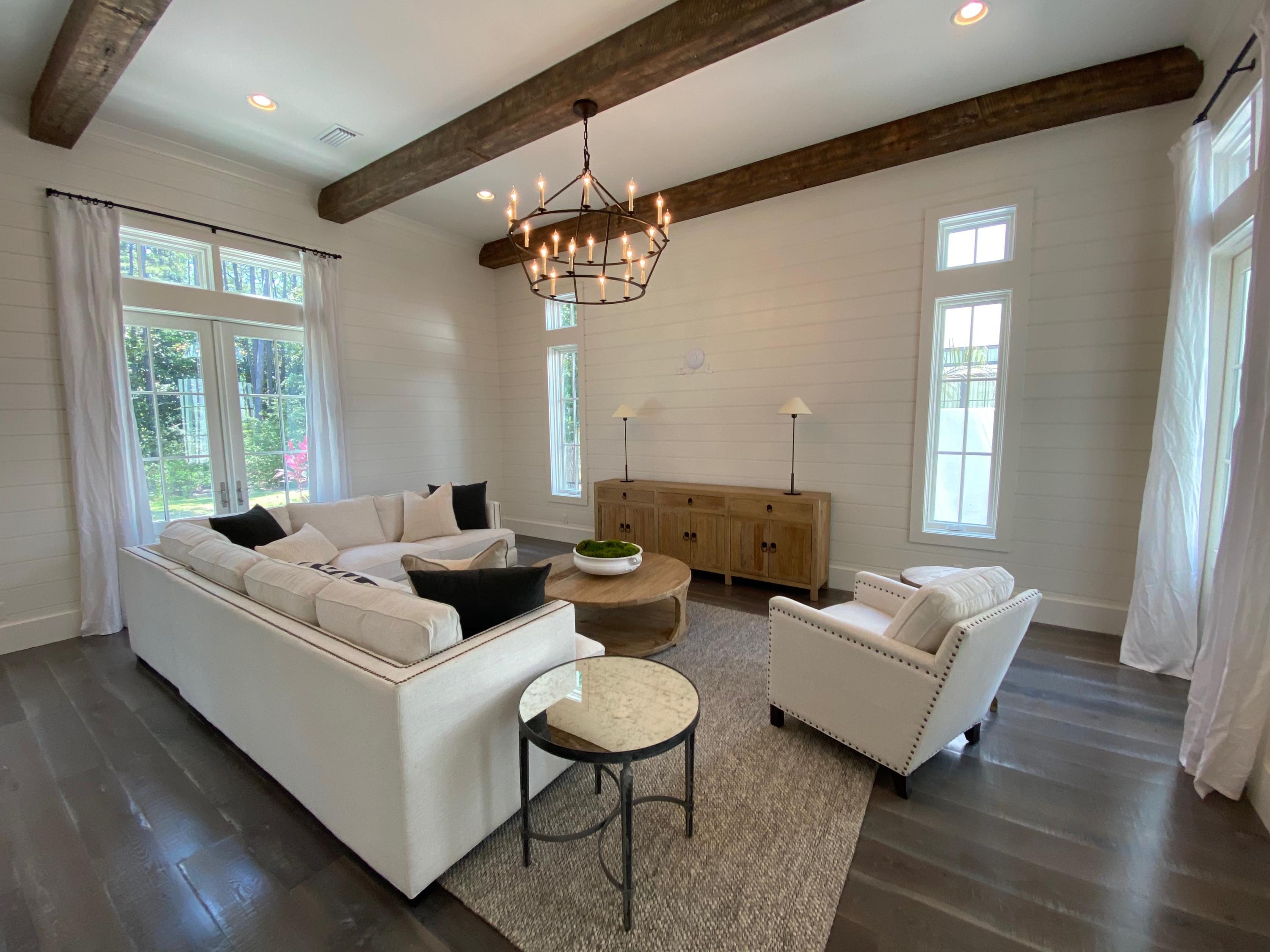 CHURCHILL OAKS - Residential