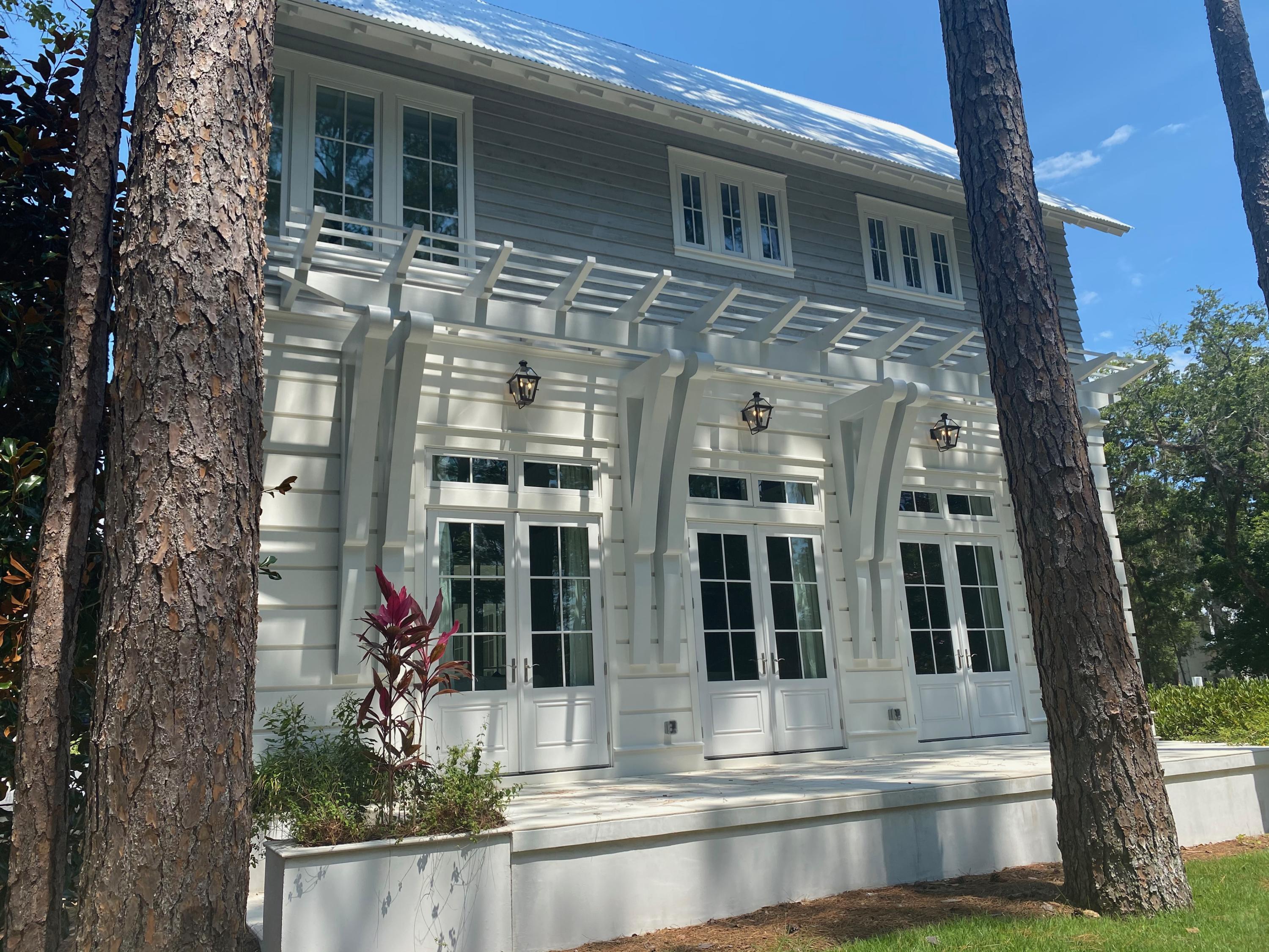 CHURCHILL OAKS - Residential