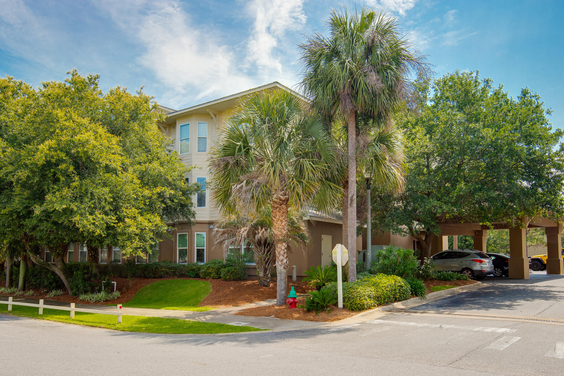 OLD BAY CONDO - Residential