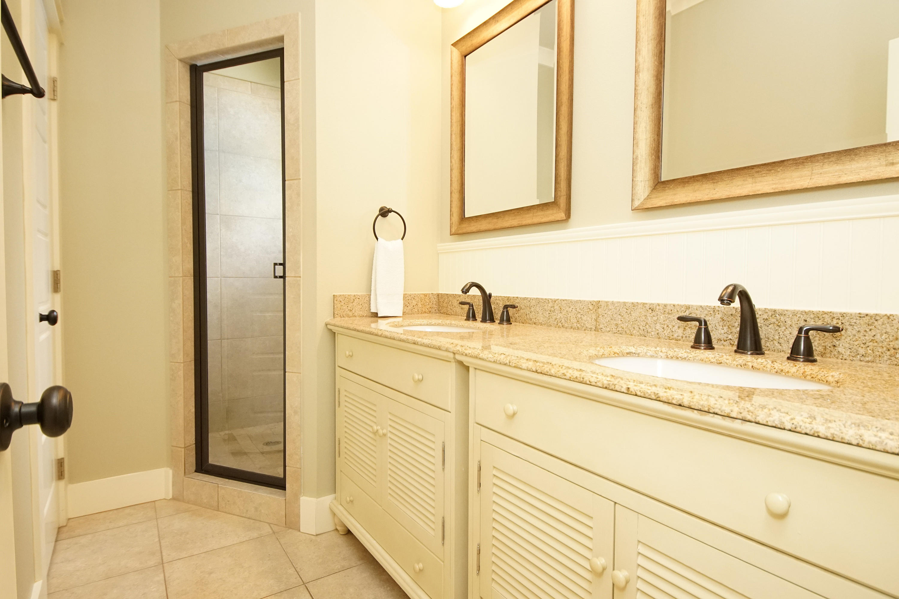 LEISURE BAY - Residential