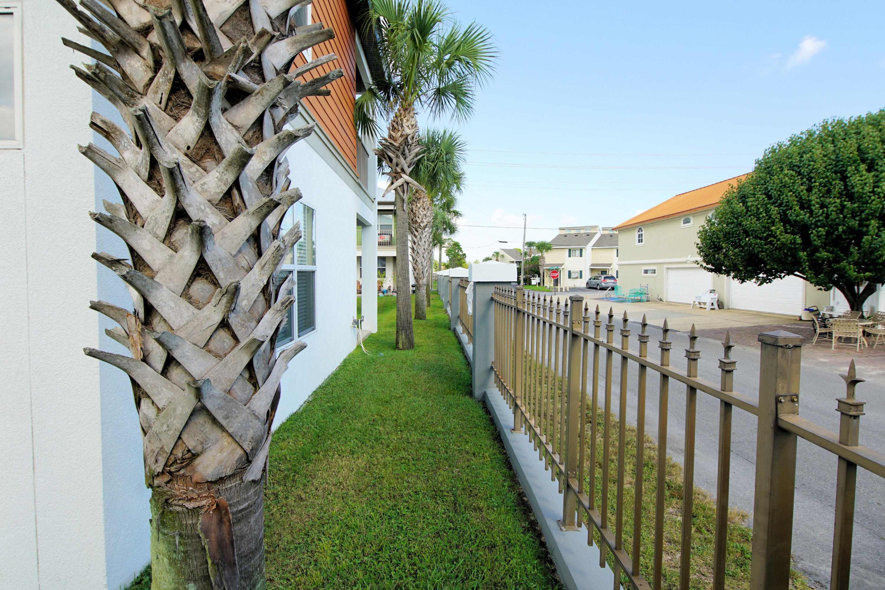 LEISURE BAY - Residential