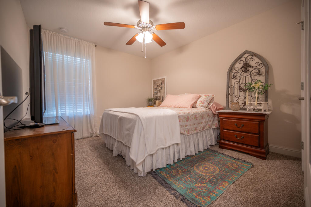 WINDMEADOWS - Residential