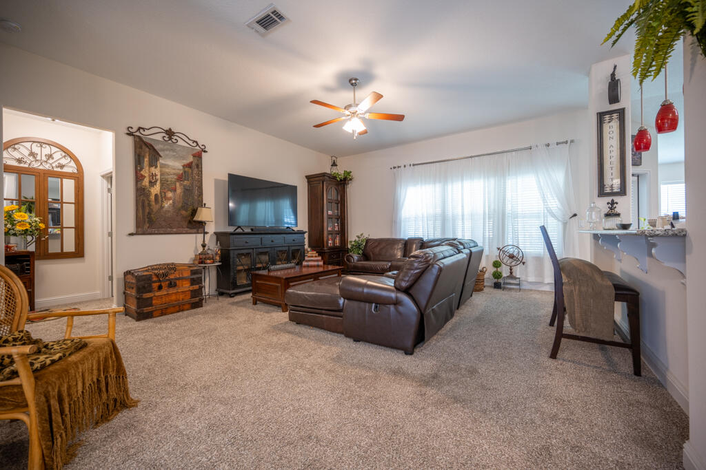 WINDMEADOWS - Residential