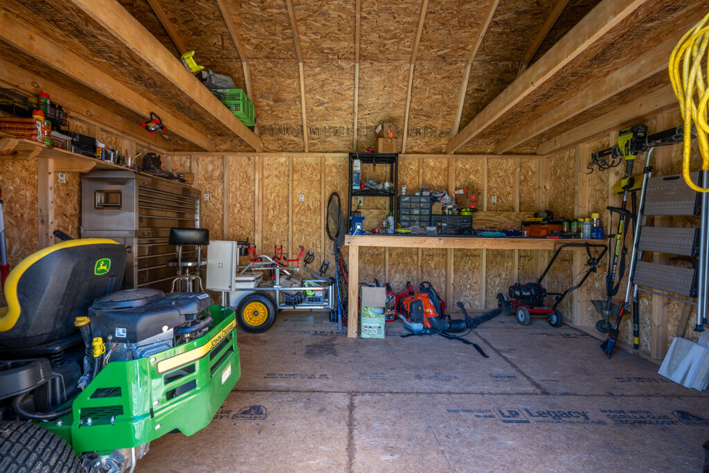 WINDMEADOWS - Residential