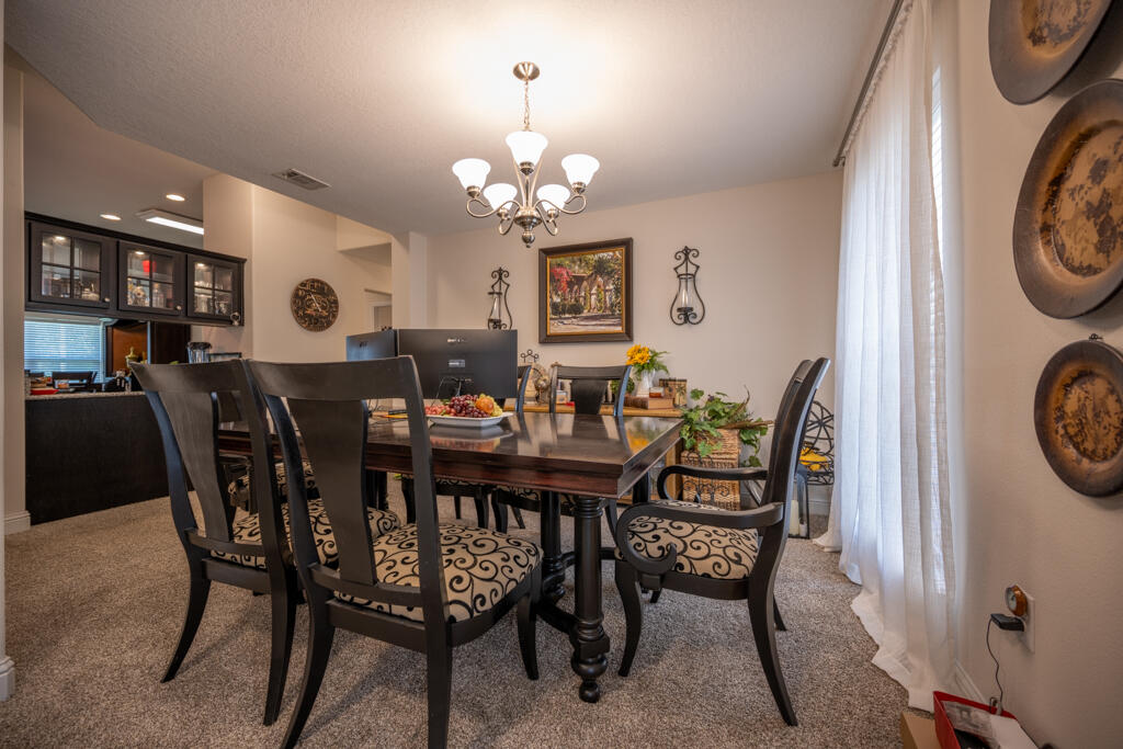 WINDMEADOWS - Residential