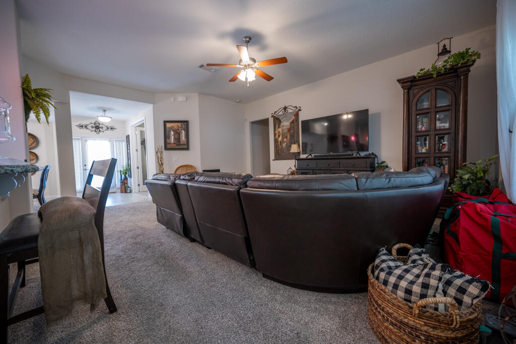 WINDMEADOWS - Residential