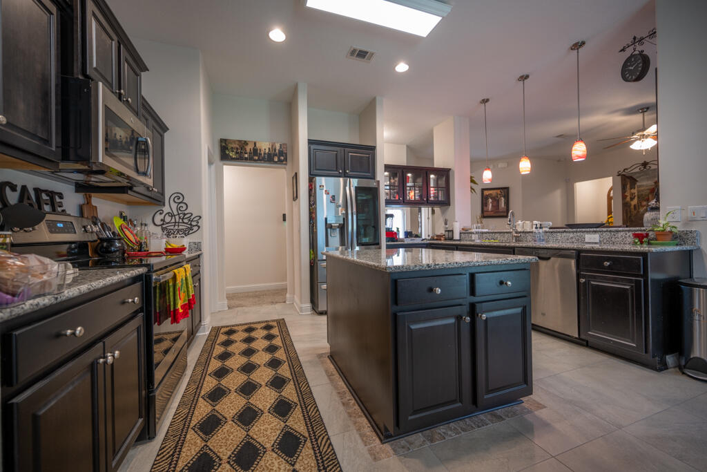 WINDMEADOWS - Residential