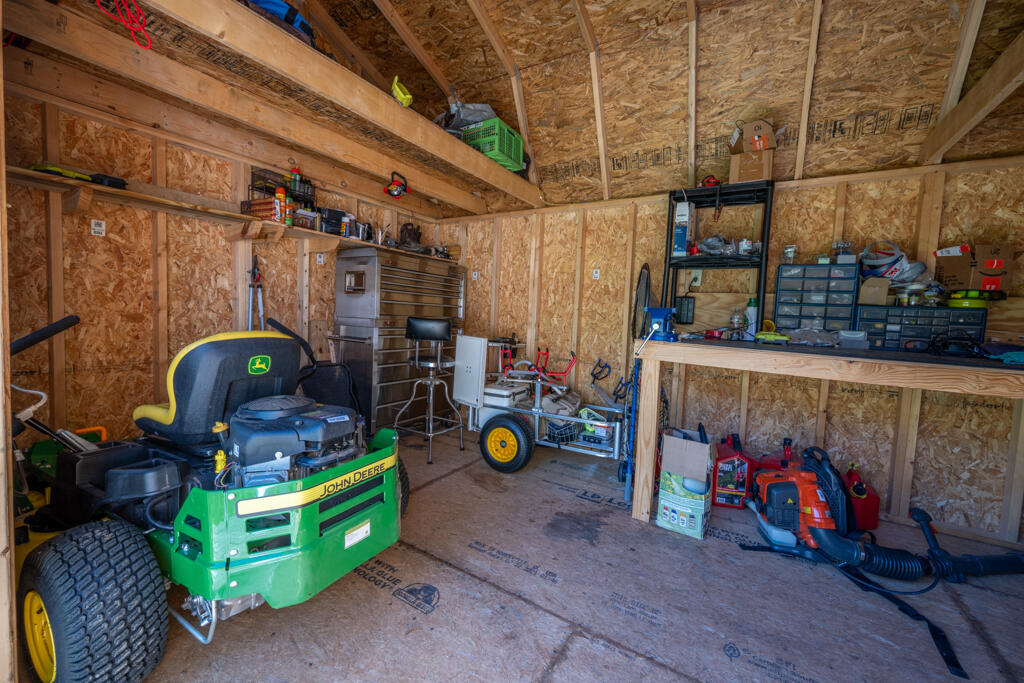 WINDMEADOWS - Residential