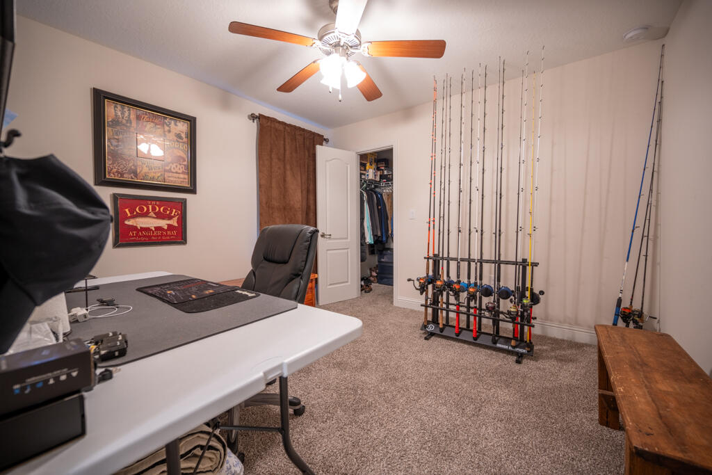 WINDMEADOWS - Residential