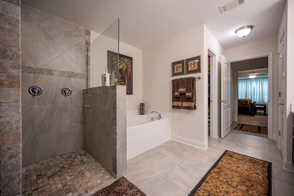 WINDMEADOWS - Residential