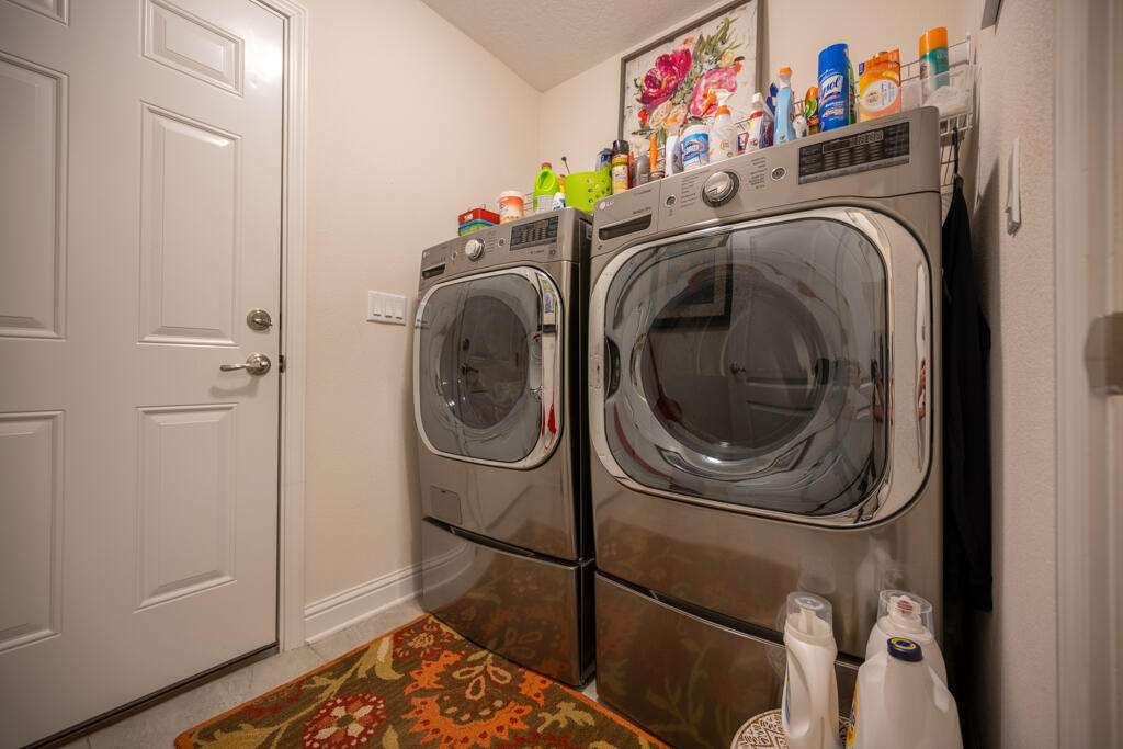 WINDMEADOWS - Residential