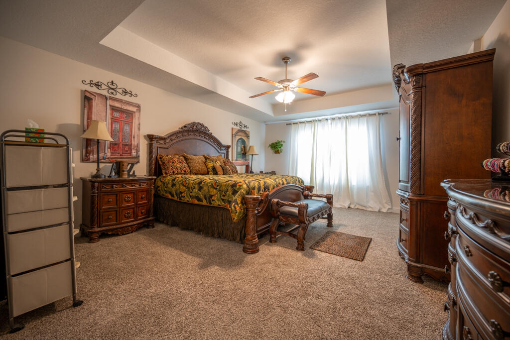 WINDMEADOWS - Residential