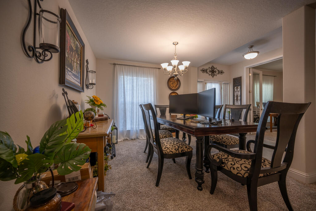 WINDMEADOWS - Residential