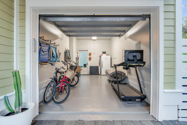 LAKESIDE AT BLUE MOUNTAIN BEACH - Residential Lease