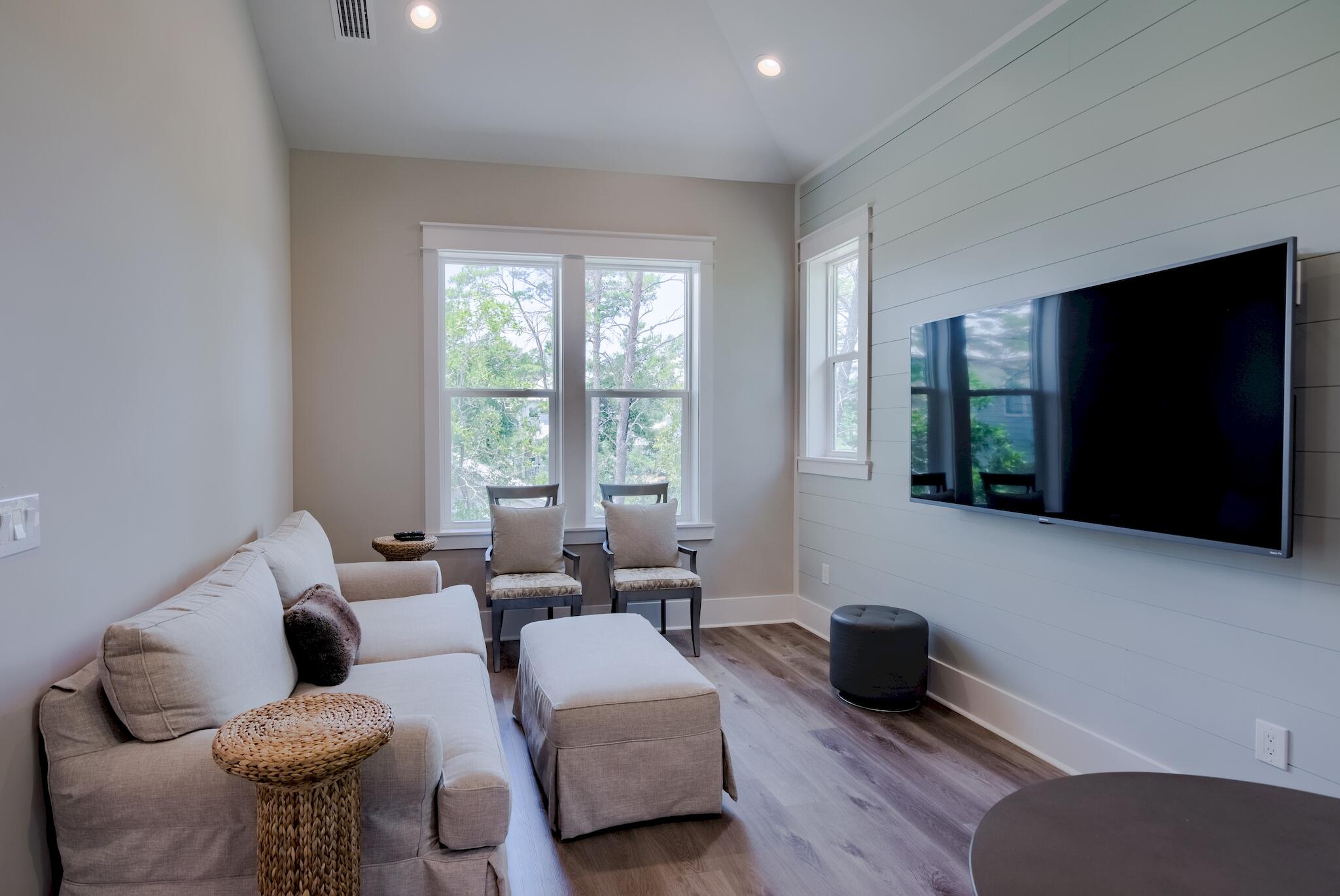 LAKESIDE AT BLUE MOUNTAIN BEACH - Residential Lease
