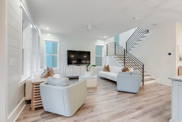 LAKESIDE AT BLUE MOUNTAIN BEACH - Residential Lease