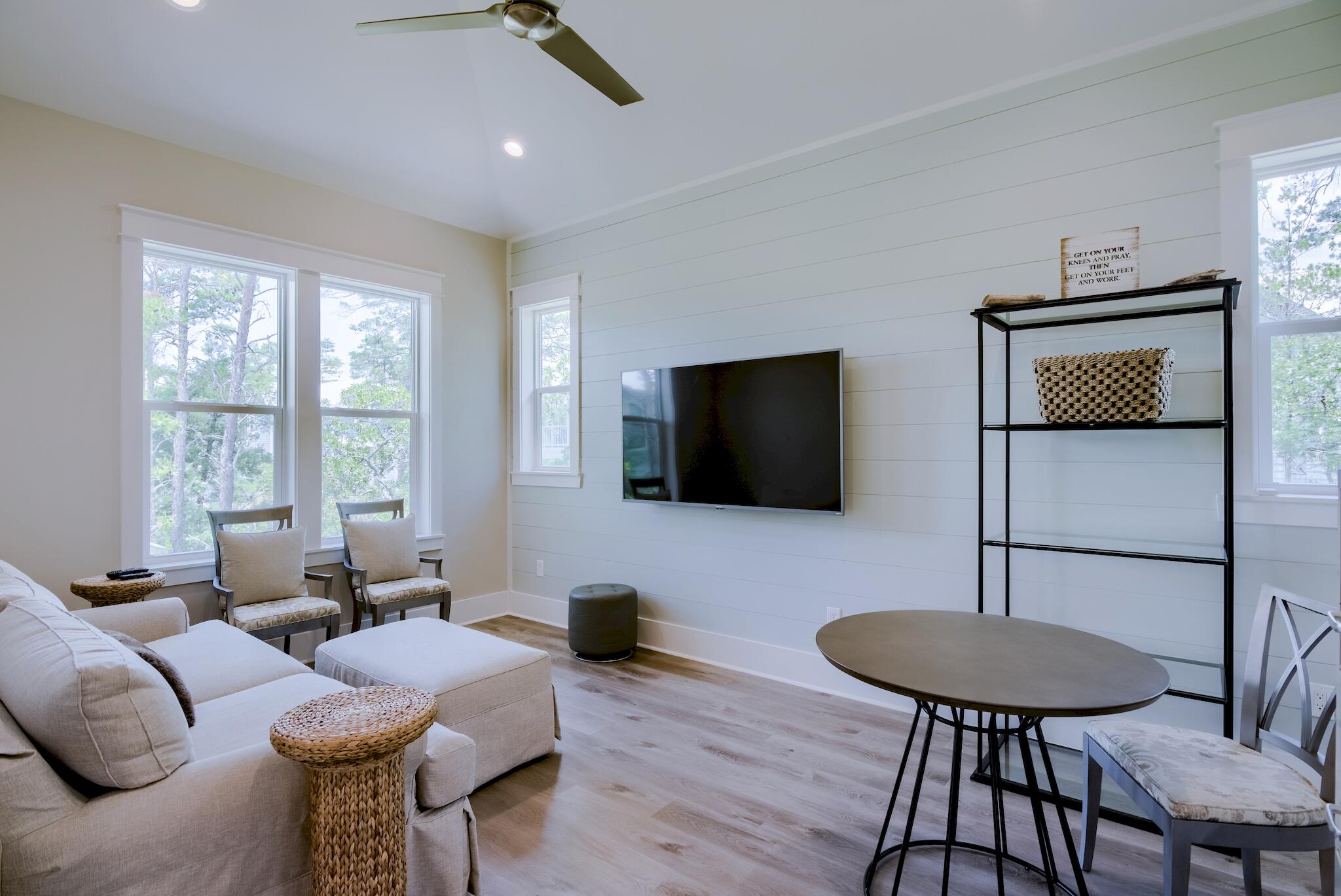 LAKESIDE AT BLUE MOUNTAIN BEACH - Residential Lease