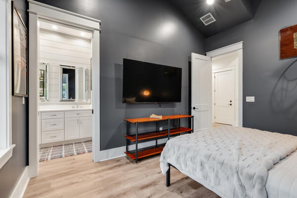 LAKESIDE AT BLUE MOUNTAIN BEACH - Residential Lease