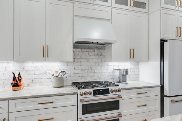 LAKESIDE AT BLUE MOUNTAIN BEACH - Residential Lease