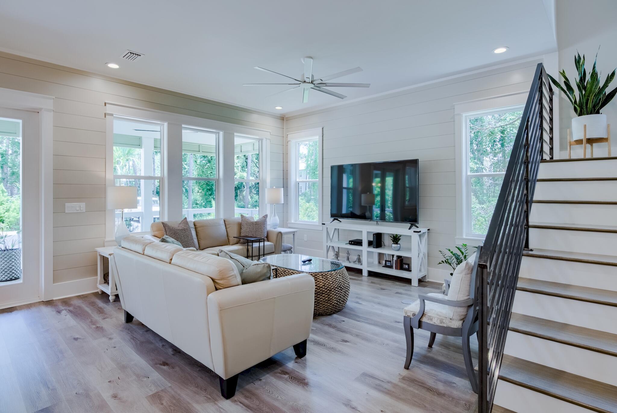 LAKESIDE AT BLUE MOUNTAIN BEACH - Residential Lease