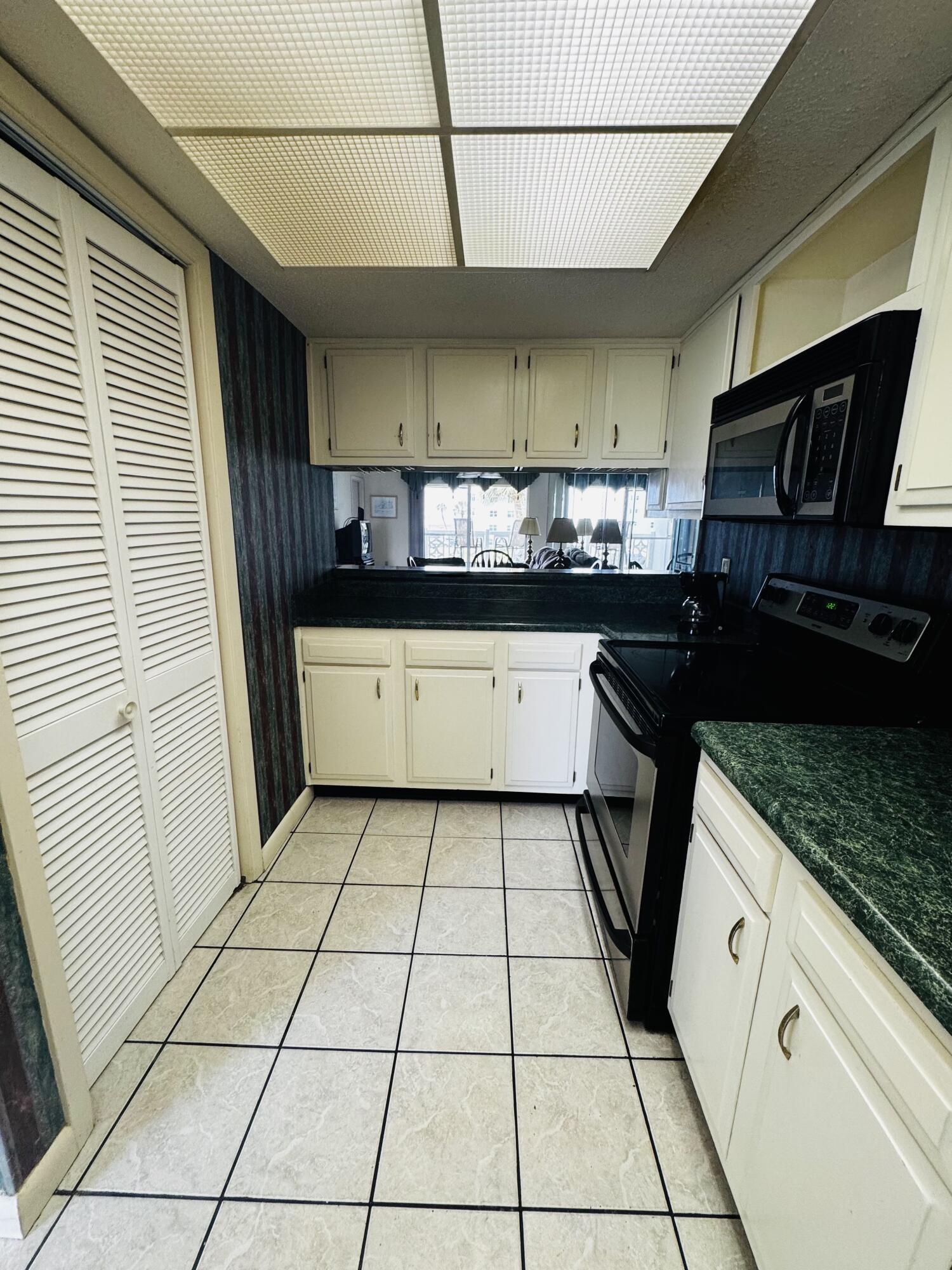 EL MATADOR UNIT 133 - Residential